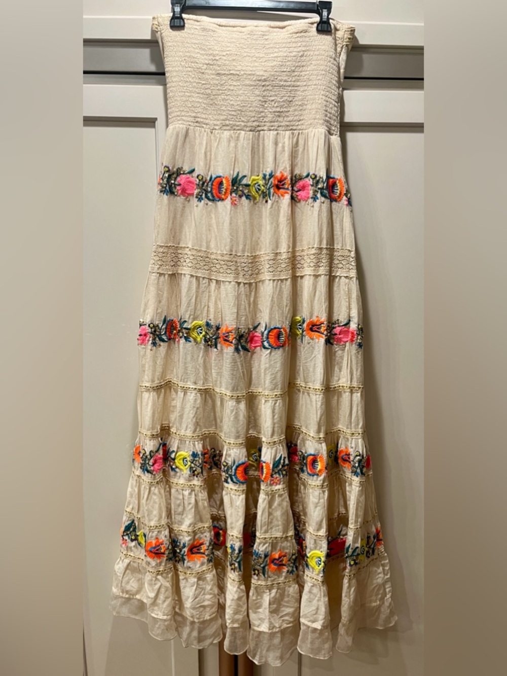 Boston Proper NEW Embroidered Beaded Floral Folk Art Strapless Maxi Dress Small - Picture 9 of 10